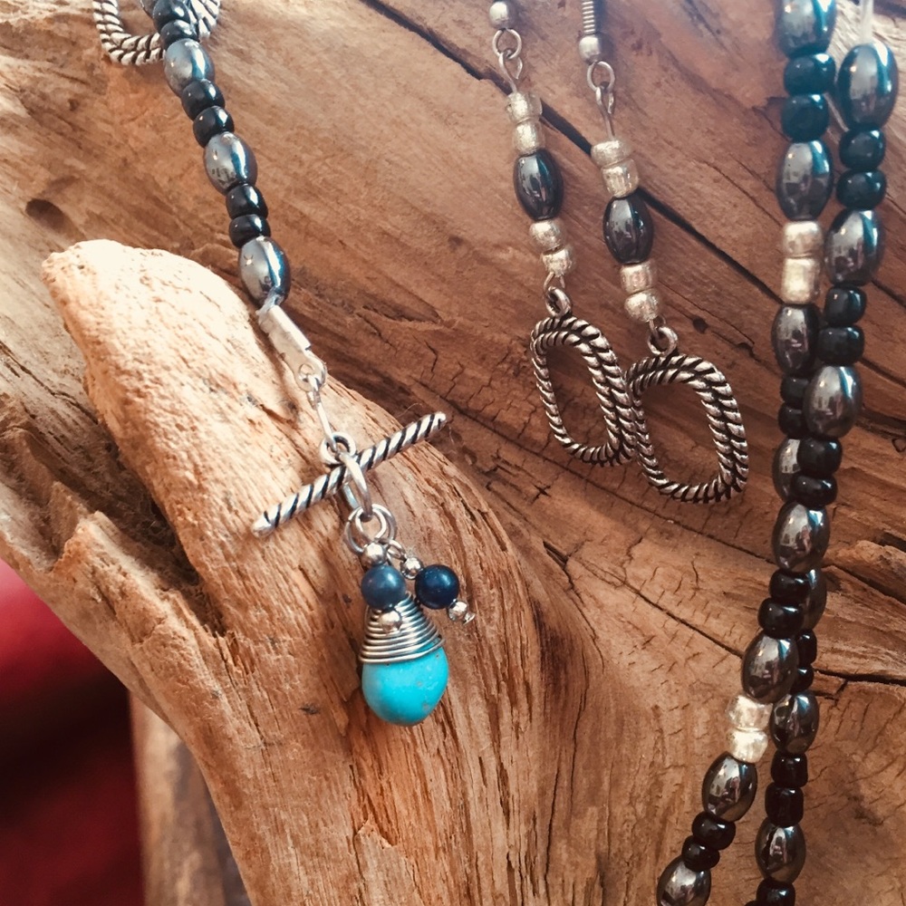 Necklace and earring set